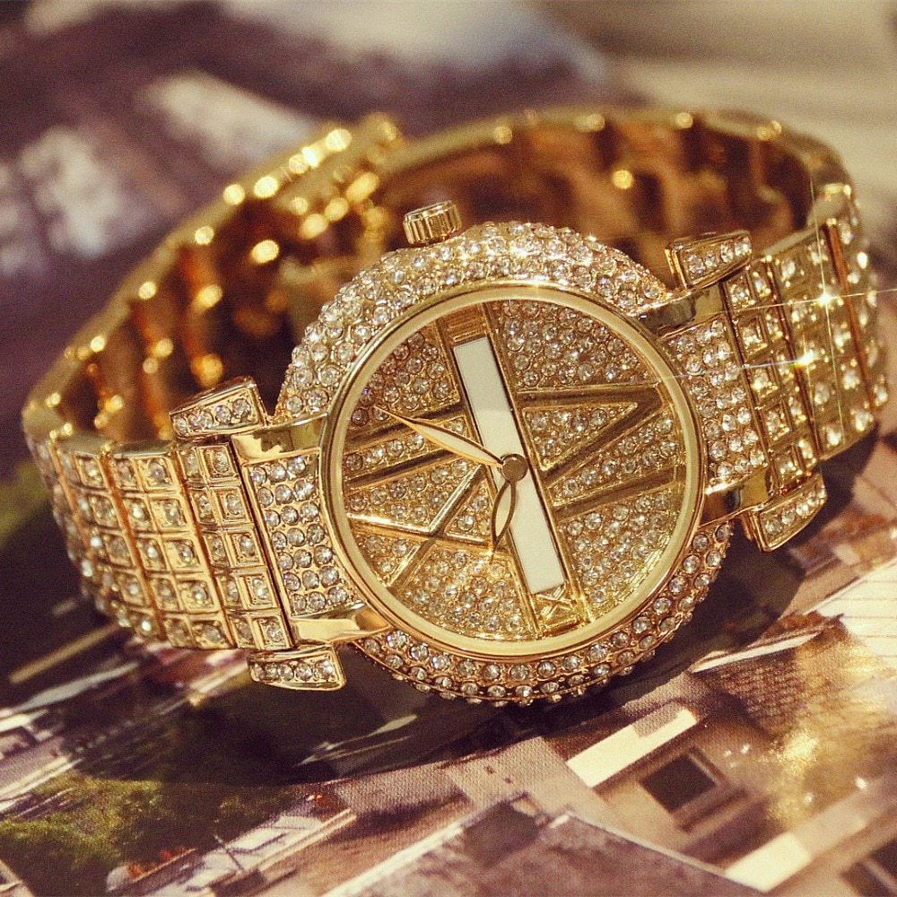 Luxury Women's Watch: Diamond-Studded Stainless Steel Quartz Timepiece