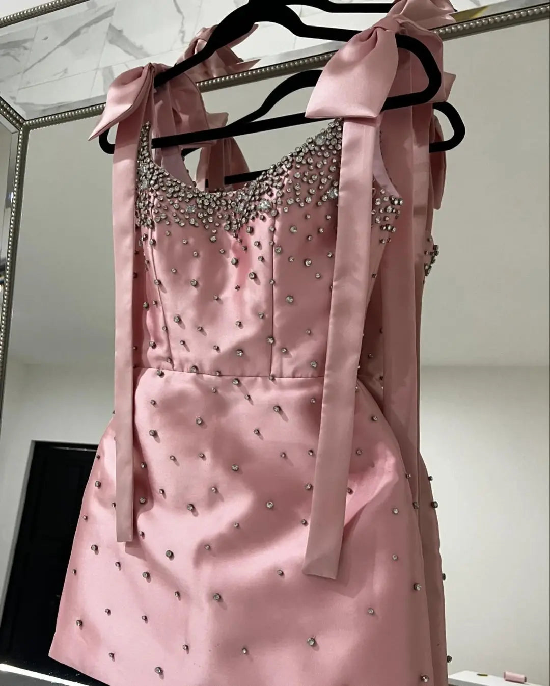 Luxury Rhinestones Pink Short Party Dresses with Bow New Arrival Mini Length Hand Beaded Prom Gown